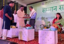 HMS नेता शिवकुमार यादव ने CIL चेयरमैन अग्रवाल का किया सम्मान