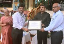 छत्तीसगढ़ स्टेट पॉवर कंपनीज : बेहतर कार्य करने वालों को चेयरमेन अंकित आनंद ने किया पुरस्कृत