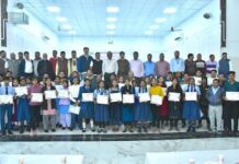 CSR : एसईसीएल दीपका ने बोर्ड एग्जाम में उत्कृष्ट प्रदर्शन करने वाले छात्रों को दी प्रोत्साहन राशि