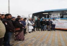Union Minister Manohar Lal flags off NTPC’s Green Hydrogen busses at Leh