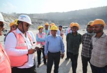 कोल इंडिया की हाई पावर कमेटी- जॉइंट कमेटी का एसईसीएल दौरा, गेवरा खदान में ठेका श्रमिकों से किया संवाद