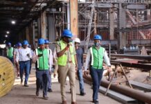 वेदांता पावर प्लांट : सक्ती कलेक्टर ने तोड़ा सेफ्टी प्रोटोकॉल, चप्पल में कर रहे विजिट