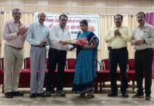 17 साल की सेवाओं को किया याद, HTPS Korba से सेवानिवृत्त मीना कुमारी सम्मानित